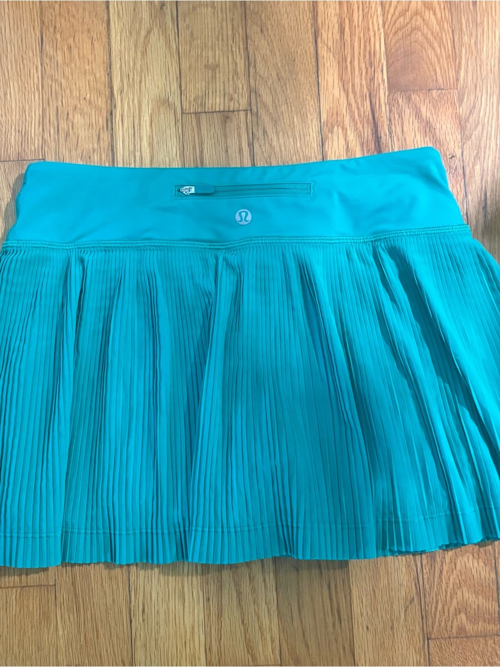 Lululemon Women's Kelly green Pleated Athletic Skirt